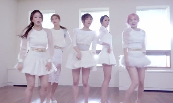 Alice White デビュー曲 『Baby Like That』ライブ