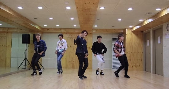 B1A4 『SOLO DAY』Dance Practice