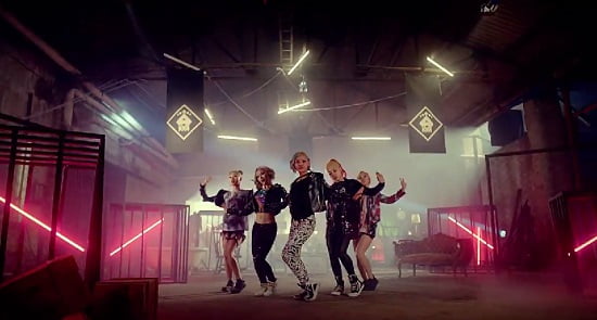 A.KOR『But Go』フルM/V動画