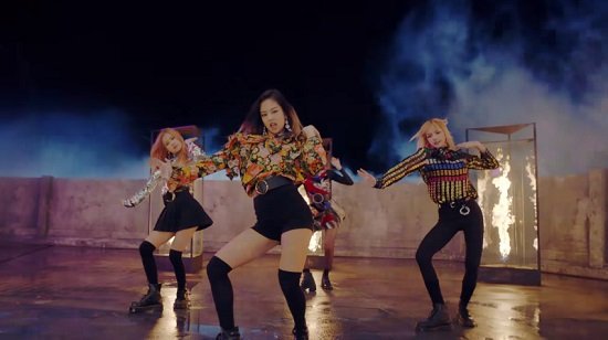 BLACKPINK、『PLAYING WITH FIRE(JP Ver.)』フルM/V動