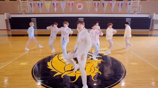 Golden Child 『It’s U』Choreography Ver.