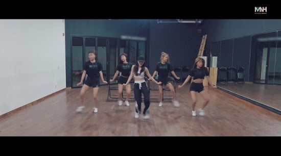 キム・チョンハ 『Love U』Dance Practice