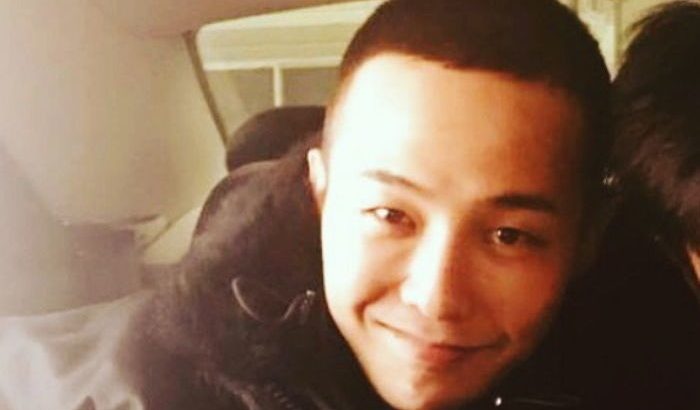G-DRAGON、軍隊での近況写真！右足首のサポーターに心配の声も