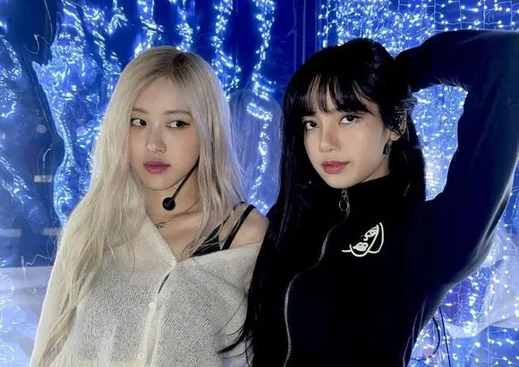 BLACKPINKのロゼがリサと仲良く撮ったツーショットを公開 | K-POP 韓流