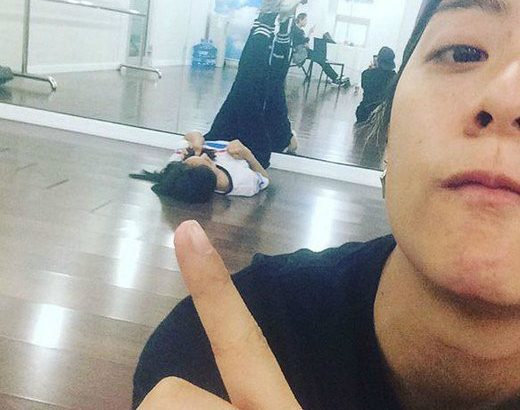 f(x)、カムバックを控えて練習室＆スタジオで撮った写真を公開