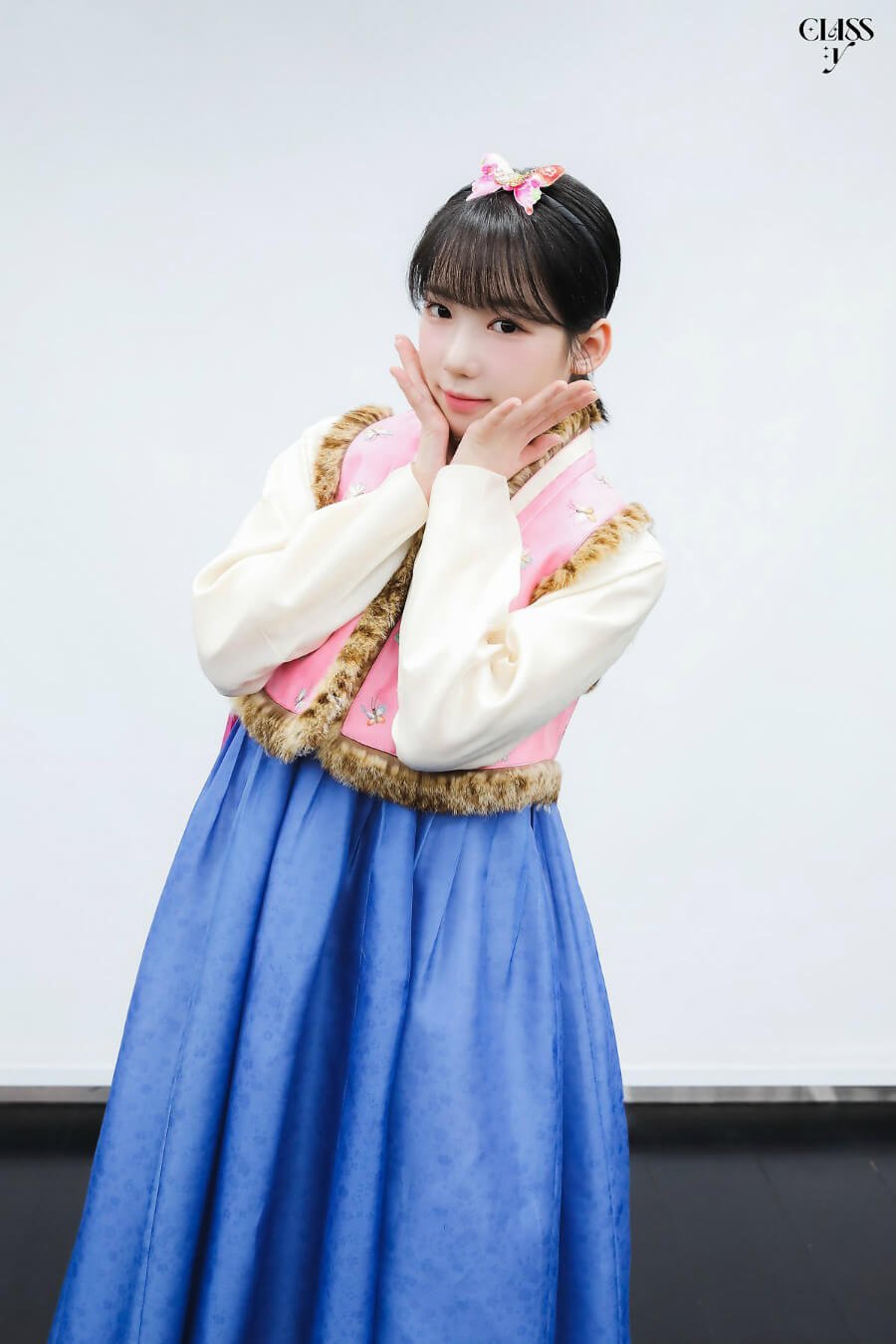 kpopdrama.info CLASS:y、旧正月を迎えて韓服姿でファンに挨拶