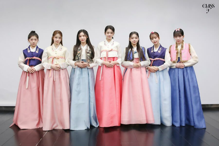 kpopdrama.info CLASS:y、旧正月を迎えて韓服姿でファンに挨拶