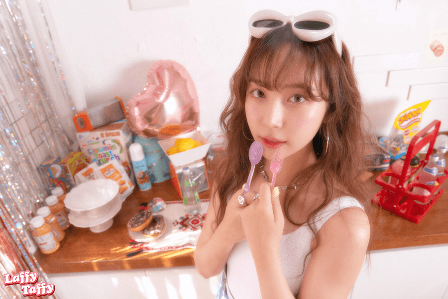 kpopdrama.info 4人組へ再編PRIMROSE、2ndミニアルバム「Laffy Taffy」のタイトル曲『LAFFY TAFFY』MV公開