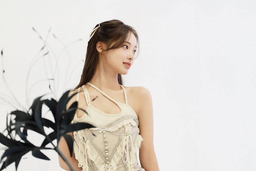 kpopdrama.info 新人ガールズグループRESCENE、デビュー曲『UhUh』MV公開