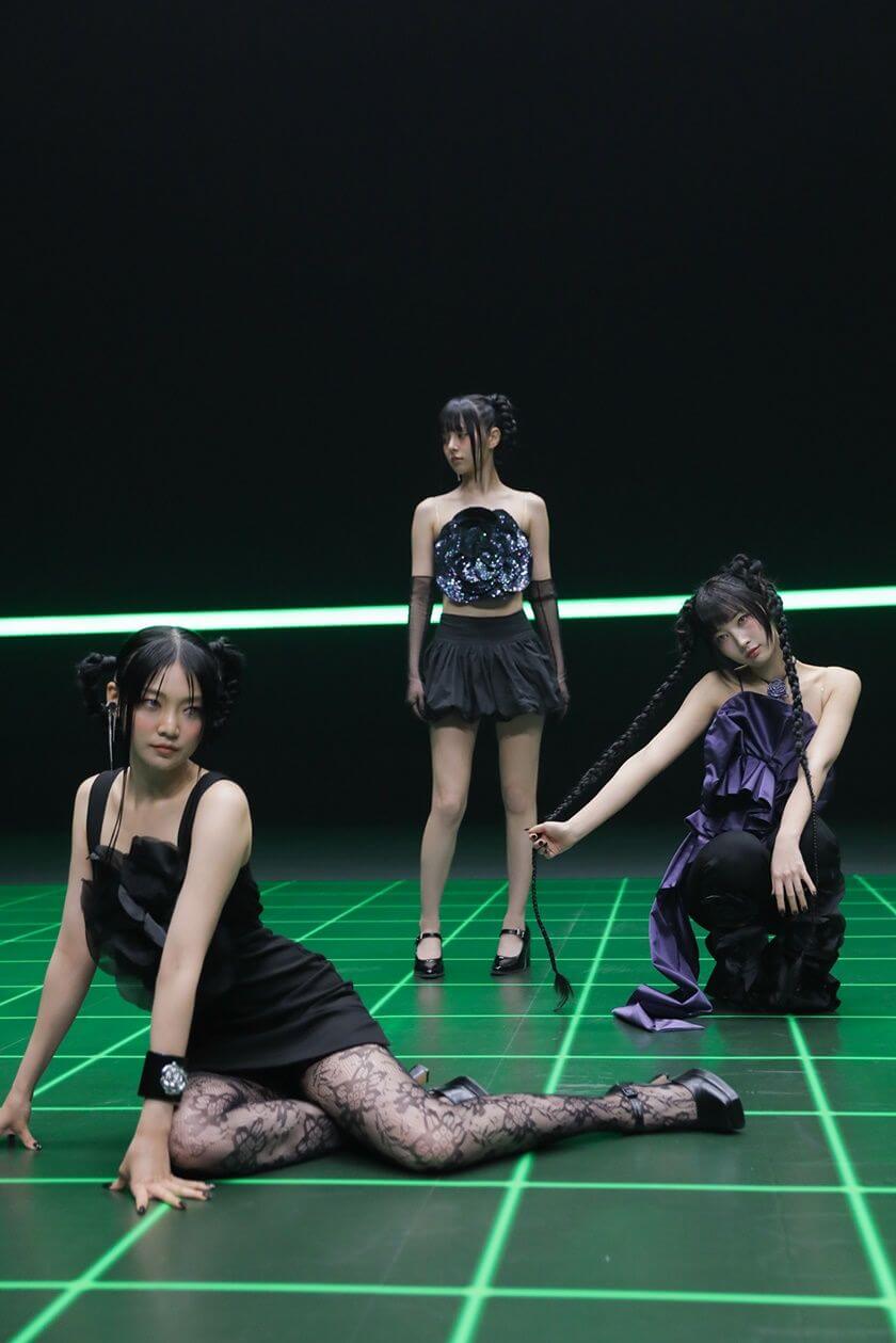 kpopdrama.info EVERGLOW、5thシングル「ZOMBIE」のタイトル曲『ZOMBIE』MV公開
